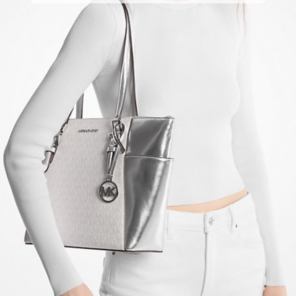 NWT Michael Kors Charlotte Large Signature Logo and Metallic Tote Bag - Picture 4 of 9